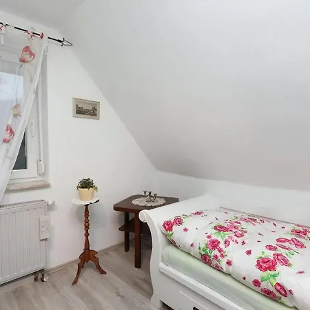 Im Haus Am Waldrand In Apartment Freital
