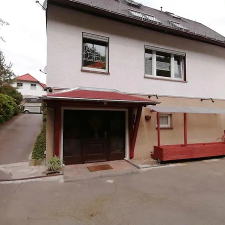 Im Haus Am Waldrand In