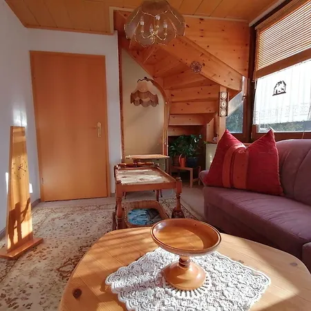 Apartment Im Haus Am Waldrand In *