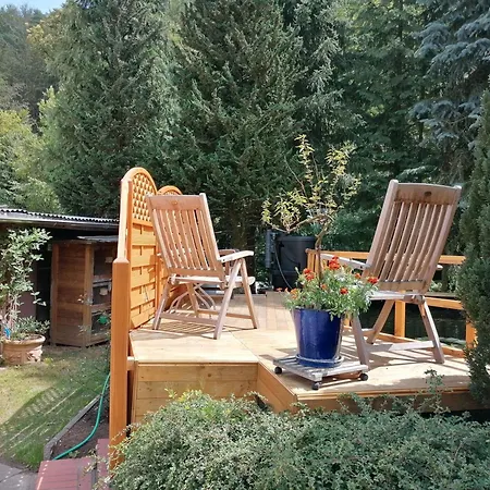 Apartment Im Haus Am Waldrand In *